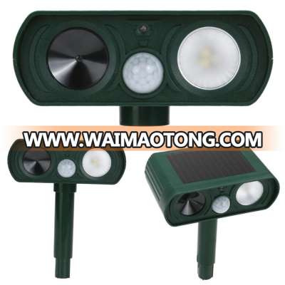 Hot Sale  Supplier Wholesale Solar Ultrasonic Outdoor Animal Repellent and Weatherproof Pest Repeller